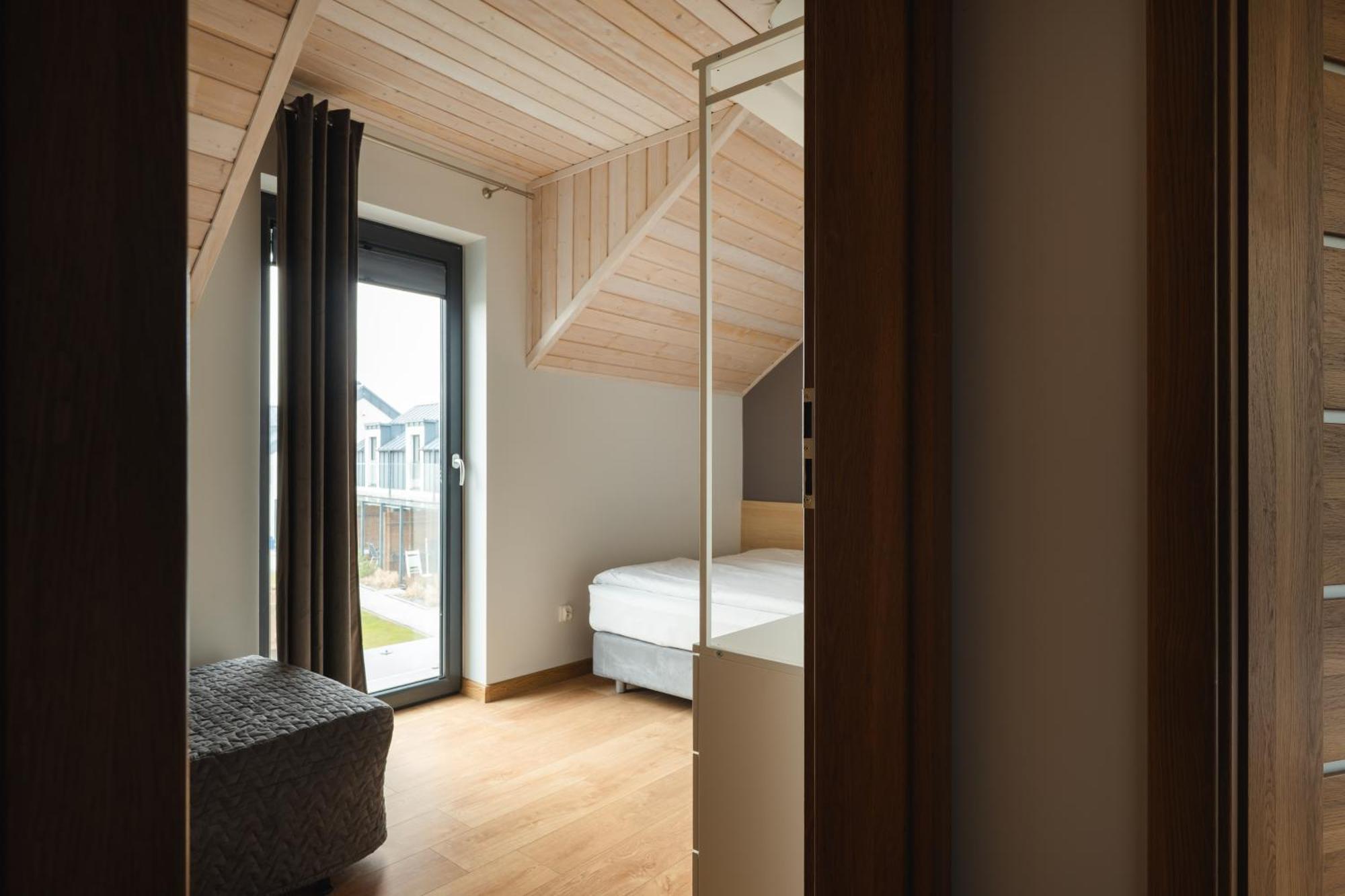 Debki Plaza Apartment Bagian luar foto